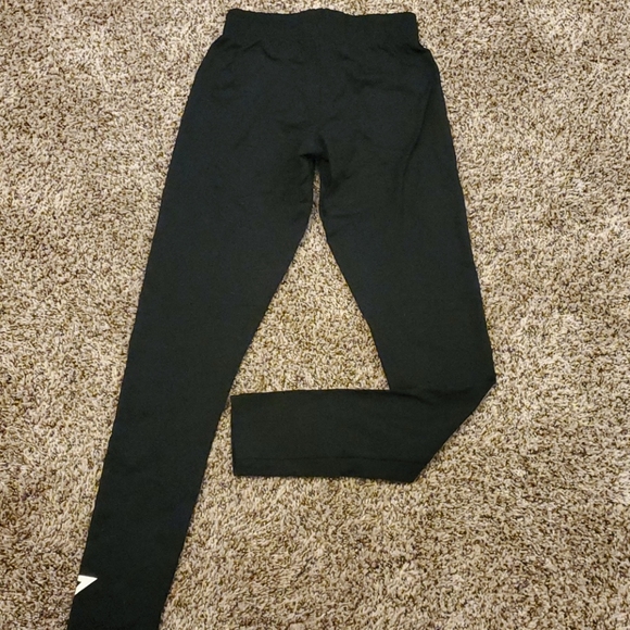 ๐บ 3/$35 Gymshark Leggings - Picture 2 of 4